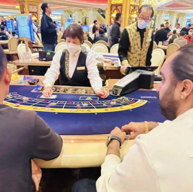 专业赌徒 "南非帮”21点团队,准确知道Ace出现,在赌场赢了2千万的胜利?